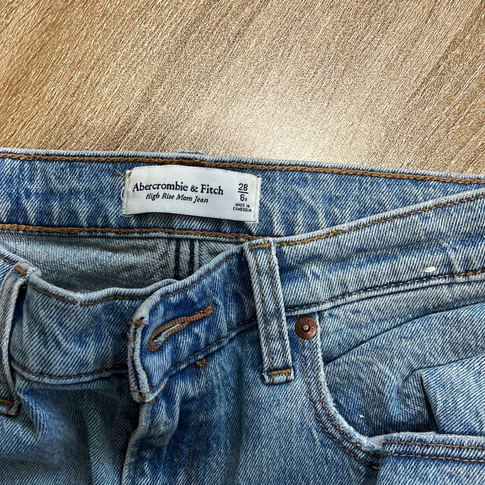 A&F High Rise Mom Jean - Picture 2 of 5